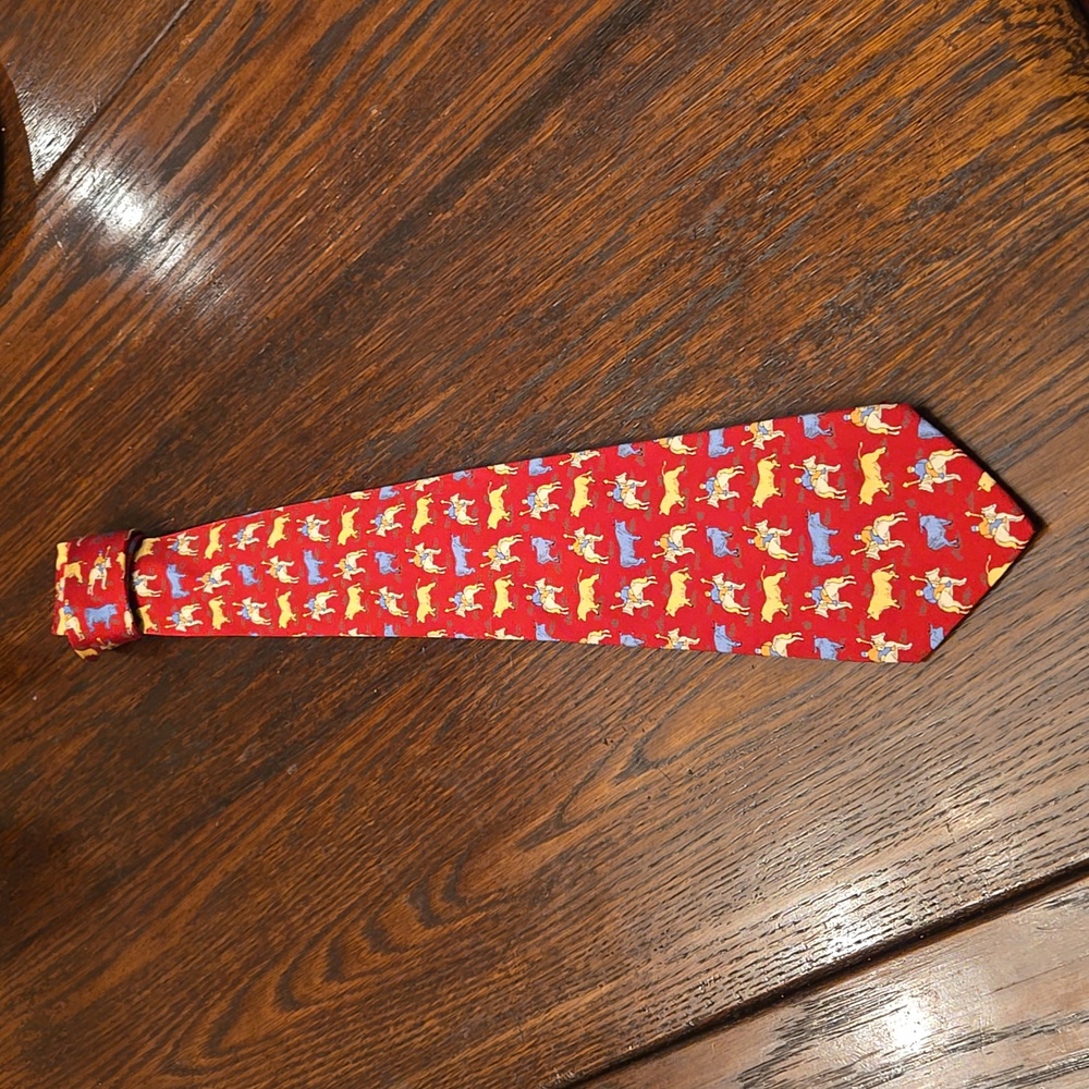 Spectacular tie from Loewe
